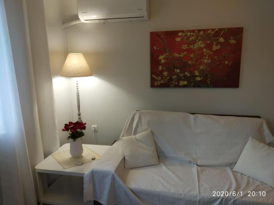 Appartement Anadora 2: Hospitable Stone House With Yard à Alexandroúpoli Extérieur photo