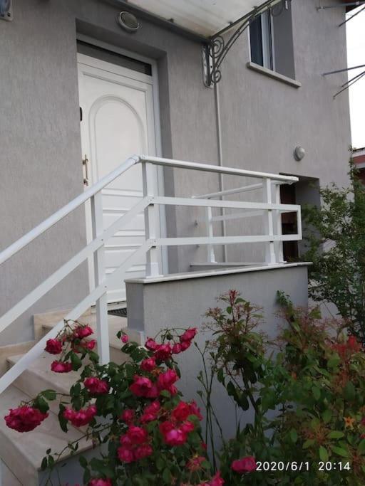 Appartement Anadora 2: Hospitable Stone House With Yard à Alexandroúpoli Extérieur photo