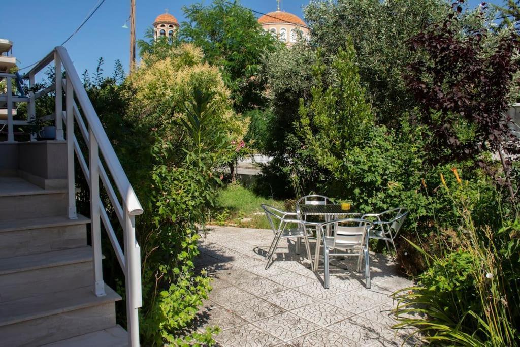 Appartement Anadora 2: Hospitable Stone House With Yard à Alexandroúpoli Extérieur photo